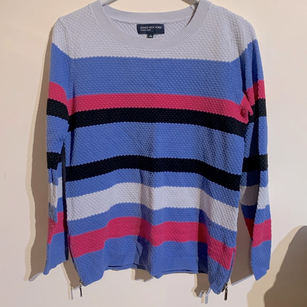 Jones New York stripped honey comb waffle knit shirt